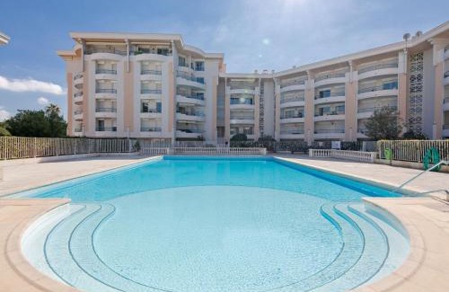 Frejus Port Apartamento | Apartment L'Open-12 by Interhome