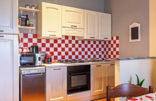 Santarello Apartamento | Apartamento 'La Capacciola - Girasole' con piscina compartida, terraza privada y Wi-Fi