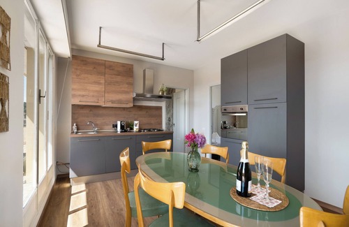 Arona Apartamento | Apartamento 'La Casa del Riccio' con vistas al lago, terraza y Wi-Fi