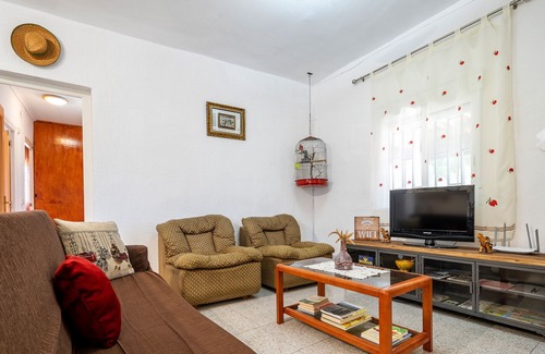 Amposta Chalet De Esquí | Apartment 'La Caseta Dels Iaios' with Private Terrace, Wi-Fi and Air Conditioning