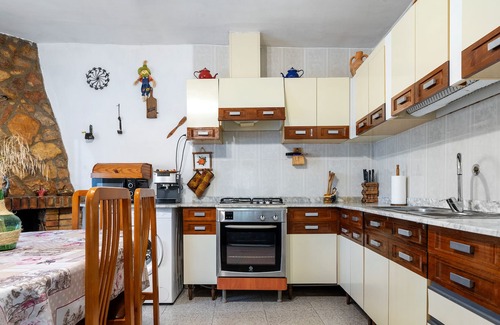 Amposta Chalet De Esquí | Apartment 'La Caseta Dels Iaios' with Private Terrace, Wi-Fi and Air Conditioning