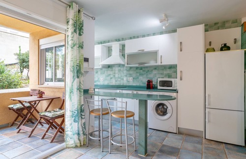 Cabo de las Huertas Apartamento | Apartamento "La Casita del Faro" con vistas al mar, terraza y Wi-Fi