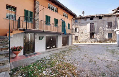 Albavilla Apartamento | Apartamento 'La Corte Di Zio Pippo' con Wi-Fi