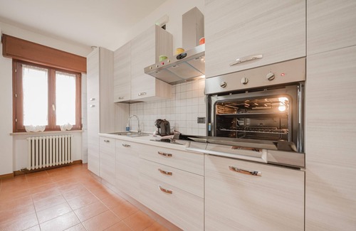 Rivoli Veronese Apartamento | Apartamento 'La Fenice' con vistas a la montaña, Wi-Fi y aire acondicionado
