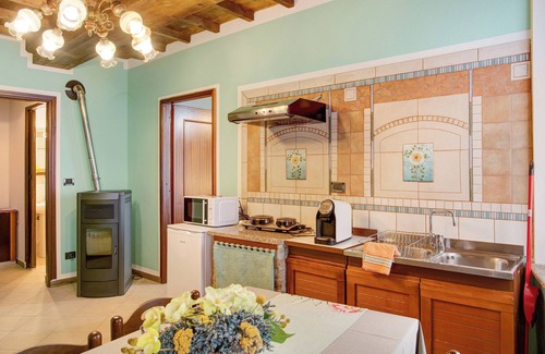 Costigliole d'Asti Apartamento | Apartamento 'La Rocca di Efisio - Freisa' con balcón, Wi-Fi y aire acondicionado