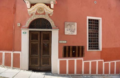Costigliole d'Asti Apartamento | Apartamento 'La Rocca di Efisio - Freisa' con balcón, Wi-Fi y aire acondicionado