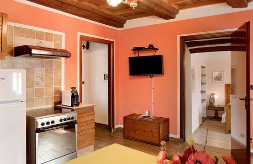 Costigliole d'Asti Apartamento | Apartamento 'La Rocca di Efisio - Bonarda' con balcón, Wi-Fi y aire acondicionado