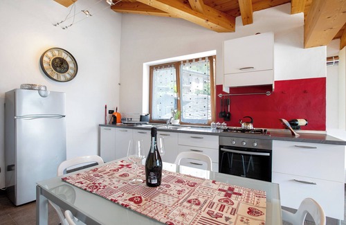Montan-Angelin-Arensod Apartamento | Apartamento 'La Maison De Carletto' con vistas a la montaña, balcón y Wi-Fi