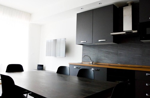 Alassio Apartamento | Apartment 'La Pergola Blu' with Sea View, Wi-Fi and Air Conditioning