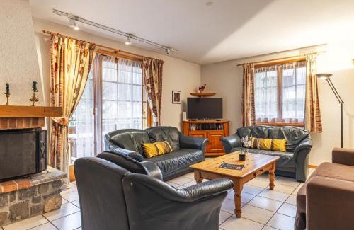 Champery Apartamento | Apartment La Tour d'Antheme by Interhome