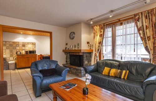 Champery Apartamento | Apartment La Tour d'Antheme by Interhome