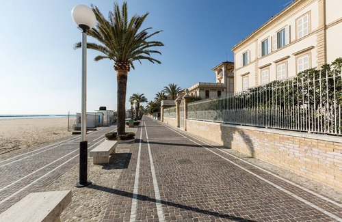 Grottammare Apartamento | Apartamento La Vela. Primera fila mar y justo en el centro!