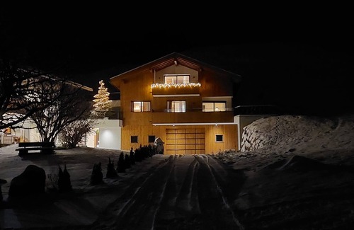 Castelrotto Apartamento | Apartamento 'Ladinser Hof Western Suite' con vistas a la montaña y balcón