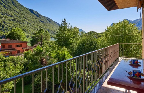 Carlazzo Apartamento | Apartment Laghetto by Interhome