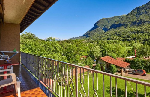 Carlazzo Apartamento | Apartment Laghetto by Interhome