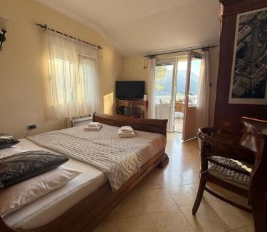 Dobrota Apartamento | Apartment LANA on the seashore