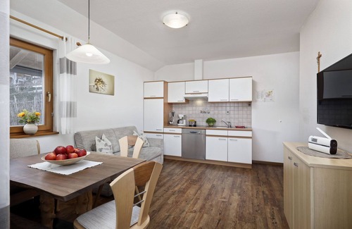 Caines Apartamento | Apartamento "Langeshof - Abendrot" con vistas a la montaña, Wi-Fi, balcón y jardín