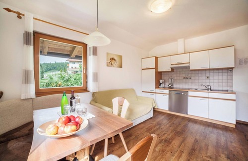 Caines Apartamento | Apartamento "Langeshof - Abendrot" con vistas a la montaña, Wi-Fi, balcón y jardín