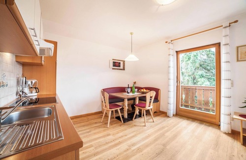 Caines Apartamento | Apartamento "Langeshof - Löwenzahn" con vistas a la montaña, jardín y Wi-Fi