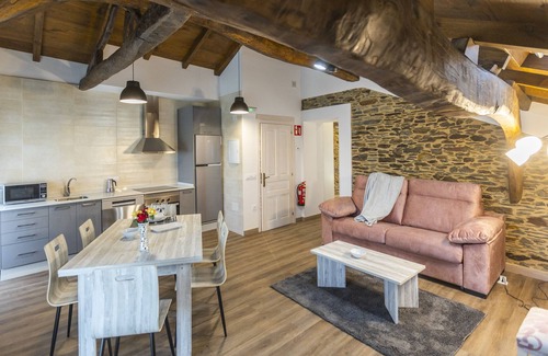 Navia Apartamento | Apartamento Las Dornas--Casona del Campo en Asturias con piscina