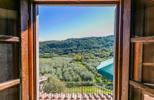 Lucolena Apartamento | Apartamento Laura by Interhome