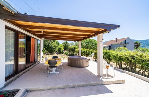 Lovorno Apartamento | Apartamento Laurel Leaf - Apartamento de tres habitaciones con terraza