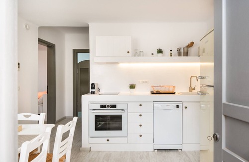 Milos Apartamento | Apartamento 'Lavanda' con vistas al mar, Wi-Fi y aire acondicionado