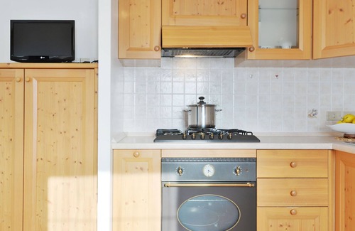 Fontanazzo Apartamento | Apartamento Lazzer by Interhome