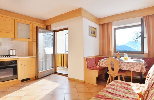 Fontanazzo Apartamento | Apartamento Lazzer by Interhome