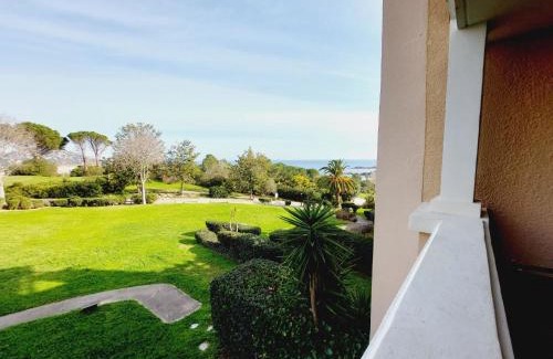 Cap Esterel Apartamento | Apartment Le Belvédère - R9 137 by Interhome