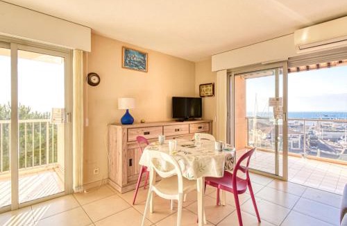 Frejus Port Apartamento | Apartment Le Capitole-2 by Interhome