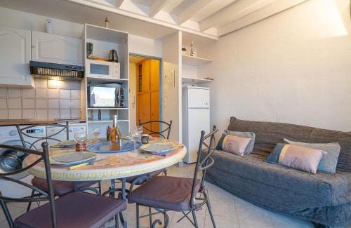 Frejus Port Apartamento | Apartment Le Capitole-8 by Interhome