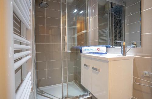 Frejus Port Apartamento | Apartment Le Capitole-8 by Interhome