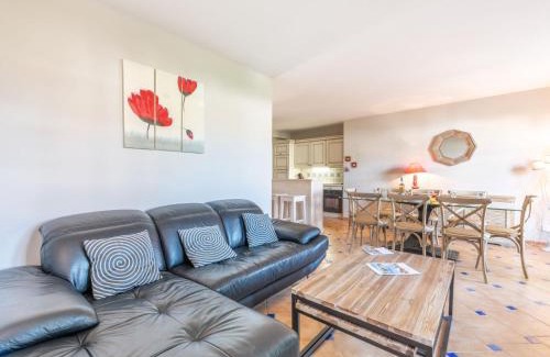 La Mole Apartamento | Apartment Le Clos des Vignes by Interhome