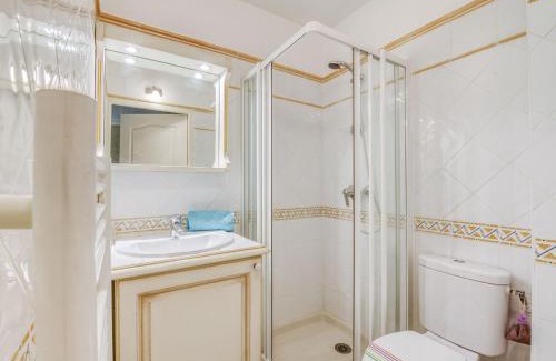 La Mole Apartamento | Apartment Le Clos des Vignes by Interhome