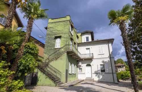 Meina Apartamento | Apartment Le Gemme-2 by Interhome