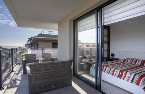 Cros-de-Cagnes Apartamento | Apartment Le Grey Pearl by Interhome