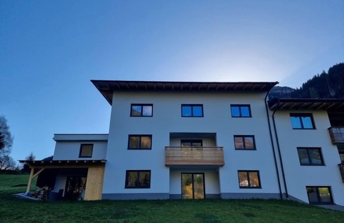See Apartamento | Apartamento Leo by Interhome
