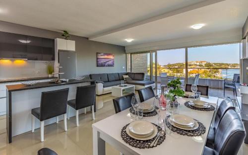 Pjescana Uvala Apartamento | Apartment Leo