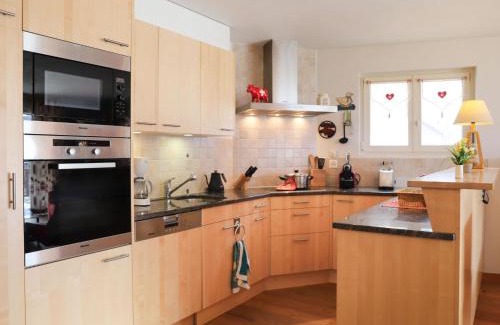 Champex-Lac Apartamento | Apartment Les Combins apt- 23 by Interhome