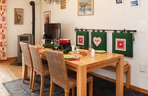 Champex-Lac Apartamento | Apartment Les Combins apt- 23 by Interhome