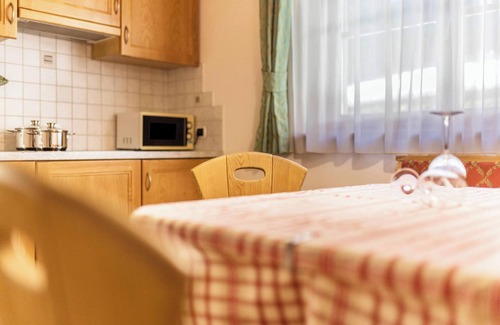 Corvara in Badia Apartamento | Apartamento 'Lisüra Cir' con vistas a la montaña y Wi-Fi