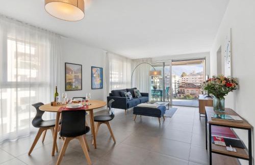 Locarno Apartamento | Apartment LocTowers A3-3-3 by Interhome