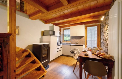 Brusson Apartamento | Apartamento "Lodge de la Fontaine" con vistas a la montaña, jardín privado y 3 balcones
