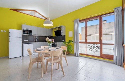 Bellvey Apartamento | Apartamento 'Loft El Til-ler' con terraza privada y Wi-Fi