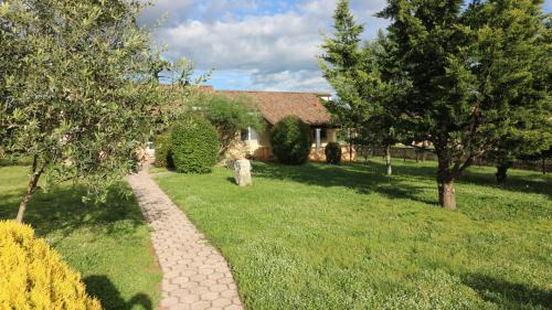 Vrvari Apartamento | Apartment Lorena with pool