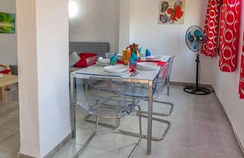 Ermita Apartamento | Apartment Los Pinos - Vistas increíbles con un grupo privado de 10m x 5m