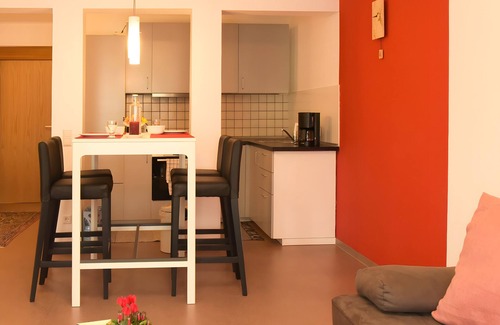 Unterkirnach Apartamento | Apartamento 'Löwenzahn' con vistas a la montaña, terraza privada y Wi-Fi