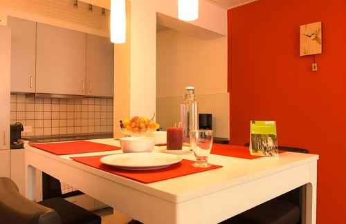 Unterkirnach Apartamento | Apartamento 'Löwenzahn' con vistas a la montaña, terraza privada y Wi-Fi