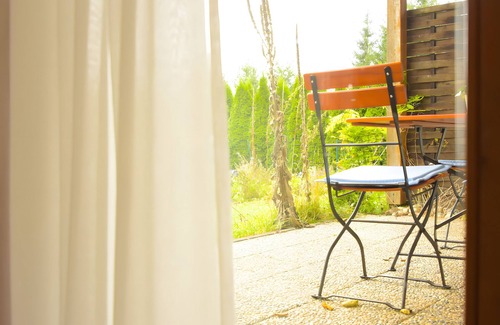 Unterkirnach Apartamento | Apartamento 'Löwenzahn' con vistas a la montaña, terraza privada y Wi-Fi